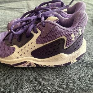 Under Armour Lavender Girls Basketball shoes size 11